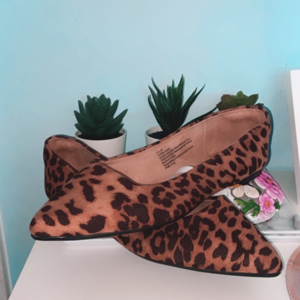 Leopard print close toe flats!